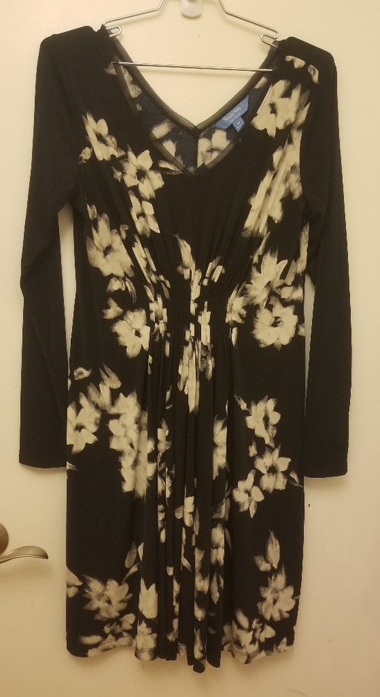 Vera Wang long sleeves dress